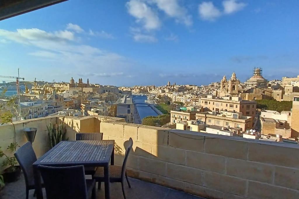 The View Penthouse Leilighet Cospicua Eksteriør bilde